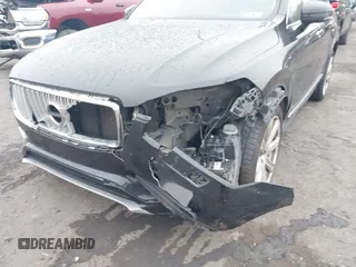 2018 Volvo XC90 Inscription with VIN YV4A22PL1J1320222, listed as a IAAI auction lot 41002251 with 137,523 mi miles. Bid and sale history available at carsss.com. Image 6.