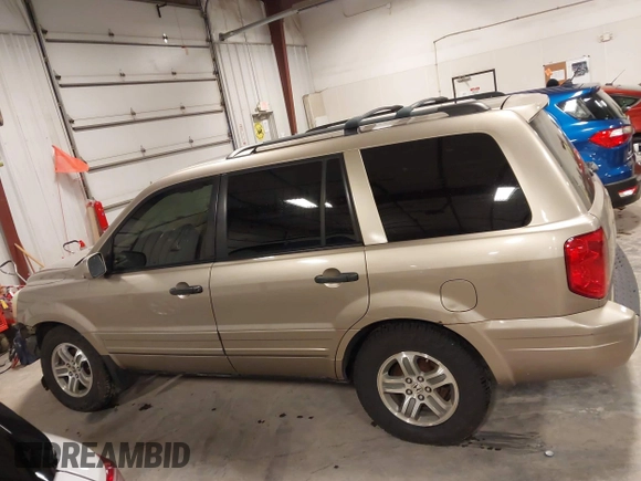 2005 Honda Pilot EX-L with VIN 5FNYF18535B019187, listed as a IAAI auction lot 41461600 with 277,985 mi miles. Bid and sale history available at carsss.com. Image 15.