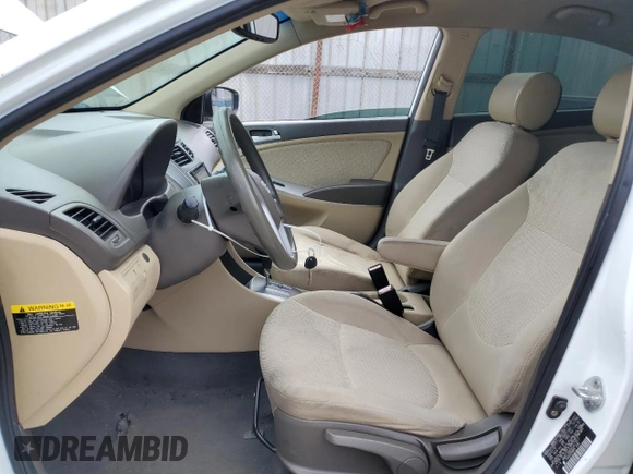 2012 Hyundai Accent GLS z VIN KMHCT4AE4CU217517, wystawiony jako Copart lot #56701165 z przebiegiem 174 463 mil mil oraz Szkody całkowita. Historia ofert i sprzedaży dostępna na DreamBid. Obrazek 7.