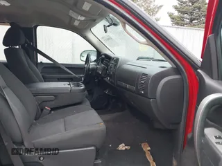 2010 GMC Sierra 1500 SLE z VIN 1GTSKVE33AZ144299, wystawiony jako IAAI lot #41086313 z przebiegiem 199 994 mil mil oraz . Historia ofert i sprzedaży dostępna na DreamBid. Obrazek 5.