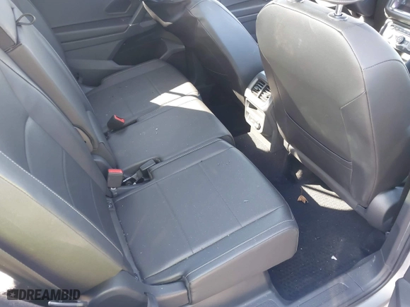2020 Volkswagen Tiguan SE with VIN 3VV2B7AX0LM141970, listed as a IAAI auction lot 41633622 with 64,737 mi miles. Bid and sale history available at carsss.com. Image 8.