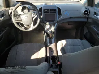 2016 Chevrolet Sonic LT z VIN 1G1JC5SH9G4180053, wystawiony jako Copart lot #77153444 z przebiegiem 72 482 mil mil oraz Nie do naprawy • Non repairable. Historia ofert i sprzedaży dostępna na DreamBid. Obrazek 8.