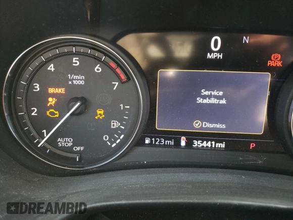 2021 Cadillac XT4 FWD Sport with VIN 1GYFZER49MF057541, listed as a Copart auction lot 70654544 with 35,441 mi miles and Non Repairable. Bid and sale history available at DreamBid. Image 9.
