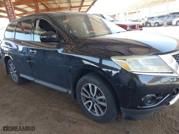 2013 Nissan Pathfinder Platinum with VIN 5N1AR2MN1DC667414, listed as a IAAI auction lot 39591196 with 163,947 mi miles. Bid and sale history available at carsss.com. Image 1.