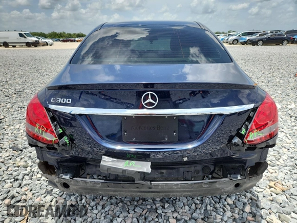 2016 Mercedes-Benz C 300 z VIN 55SWF4JB4GU158920, wystawiony jako Copart lot #60899165 z przebiegiem 53 466 mil mil oraz Szkoda całkowita • Salvage title. Historia ofert i sprzedaży dostępna na DreamBid. Obrazek 6.