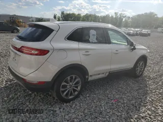 2019 Lincoln MKC Select with VIN 5LMCJ2C99KUL18946, listed as a Copart auction lot 50783465 with 82,882 mi miles and Salvage Title. Bid and sale history available at carsss.com. Image 3.