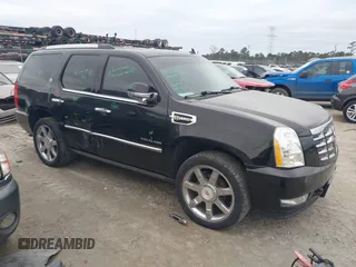 2013 Cadillac Escalade z VIN 1GYS4EEJXDR123523, wystawiony jako IAAI lot #41297183 z przebiegiem 98 248 mil mil oraz . Historia ofert i sprzedaży dostępna na DreamBid. Obrazek 13.