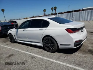 2020 BMW 7 Series 740i z VIN WBA7T2C02LGL17753, wystawiony jako Copart lot #56527115 z przebiegiem 71 606 mil mil oraz Szkoda całkowita • Salvage title. Historia ofert i sprzedaży dostępna na DreamBid. Obrazek 2.