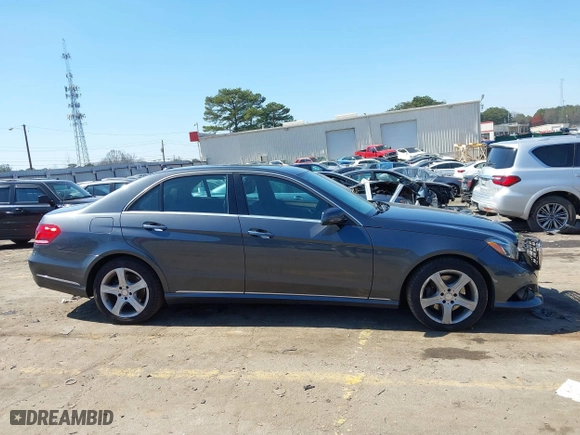 2014 Mercedes-Benz E-Class E 350 Luxury with VIN WDDHF8JB8EA865368, listed as a IAAI auction lot 41790012 with 98,788 mi miles. Bid and sale history available at carsss.com. Image 13.