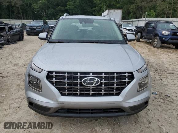 2020 Hyundai Venue SEL with VIN KMHRC8A38LU017613, listed as a Copart auction lot 56161345 with 26,565 mi miles and Salvage Title. Bid and sale history available at DreamBid. Image 5.