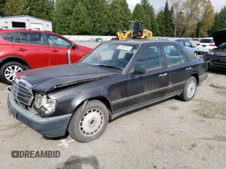 1989 Mercedes-Benz 300 with VIN WDBEA30D8KB012989, listed as a Copart auction lot 72100114 with 137,798 mi miles and Clean Title. Bid and sale history available at carsss.com. Image 1.
