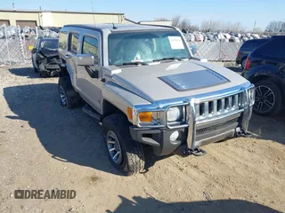 2007 Hummer H3 SUV with VIN 5GTDN13E878193390, listed as a IAAI auction lot 41878316 with 131,160 mi miles and . Bid and sale history available at DreamBid. Image 1.