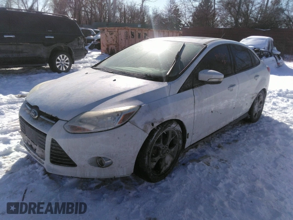 2013 Ford Focus SE z VIN 1FADP3F23DL337201, wystawiony jako IAAI lot #41630163 z przebiegiem 163 979 mil mil oraz . Historia ofert i sprzedaży dostępna na DreamBid. Obrazek 2.