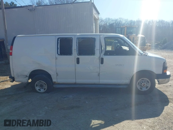 2016 GMC Savana Cargo with VIN 1GTW7AFFXG1904336, listed as a IAAI auction lot 41919957 with 330,932 mi miles. Bid and sale history available at carsss.com. Image 14.