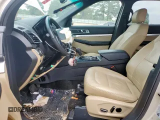 2017 Ford Explorer XLT z VIN 1FM5K8D85HGA10343, wystawiony jako Copart lot #56864105 z przebiegiem 56 339 mil mil oraz Szkoda całkowita • Salvage title. Historia ofert i sprzedaży dostępna na DreamBid. Obrazek 7.