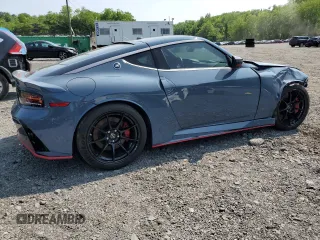 2024 Nissan Z Nismo z VIN JN1BZ4CH8RM363453, wystawiony jako Copart lot #59744335 z przebiegiem 123 mil mil oraz Szkoda całkowita • Salvage title. Historia ofert i sprzedaży dostępna na DreamBid. Obrazek 3.