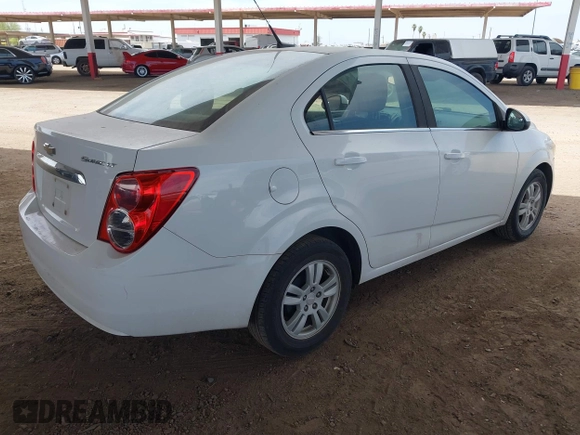 2014 Chevrolet Sonic LT z VIN 1G1JC5SH0E4200669, wystawiony jako IAAI lot #42368021 z przebiegiem 139 845 mil mil oraz . Historia ofert i sprzedaży dostępna na DreamBid. Obrazek 4.
