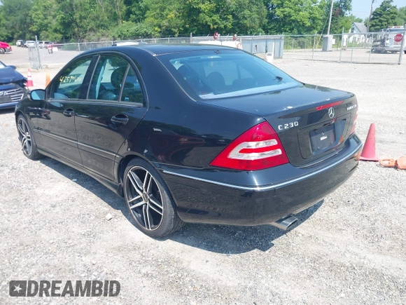 2005 Mercedes-Benz C 230 Kompressor с VIN WDBRF40J35F646514, выставлен на аукционе IAAI как лот 42590600 с пробегом 145 020 миль миль и . История ставок и продаж доступна на DreamBid. Изображение 3.