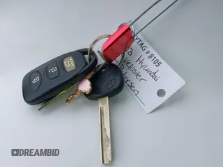 2013 Hyundai Veloster w/Black Int с VIN KMHTC6AD0DU122635, выставлен на аукционе IAAI как лот 41768900 с пробегом 110 358 миль миль и . История ставок и продаж доступна на DreamBid. Изображение 11.