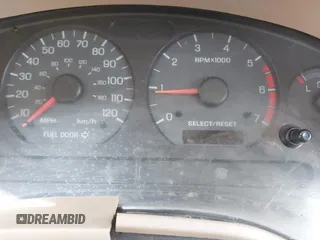 2002 Ford Mustang Standard z VIN 1FAFP40422F114992, wystawiony jako IAAI lot #40289505 z przebiegiem Nie podano mil oraz . Historia ofert i sprzedaży dostępna na DreamBid. Obrazek 7.