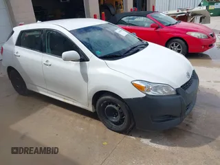 2010 Toyota Matrix z VIN 2T1KU4EE7AC401013, wystawiony jako IAAI lot #42360258 z przebiegiem 210 596 mil mil oraz . Historia ofert i sprzedaży dostępna na DreamBid. Obrazek 1.
