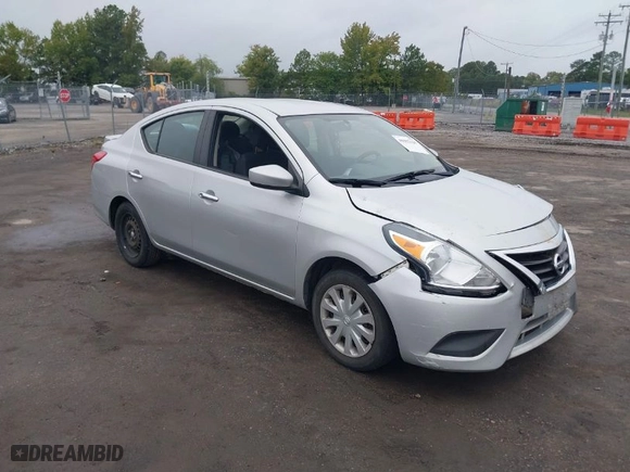 2017 Nissan Versa Sedan SV with VIN 3N1CN7AP7HK465031, listed as a IAAI auction lot 40412225 with NaN miles. Bid and sale history available at carsss.com. Image 1.