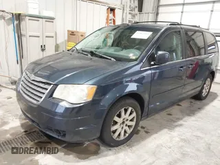 2008 Chrysler Town & Country Touring with VIN 2A8HR54P38R684386, listed as a IAAI auction lot 41463061 with 140,392 mi miles. Bid and sale history available at carsss.com. Image 2.