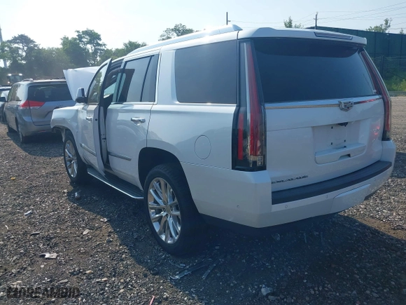 2019 Cadillac Escalade Luxury with VIN 1GYS4BKJ1KR400821, listed as a IAAI auction lot 39626366 with 75,775 mi miles. Bid and sale history available at carsss.com. Image 3.