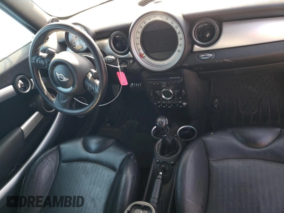 2012 MINI Hardtop S z VIN WMWSV3C54CTY19922, wystawiony jako Copart lot #48222395 z przebiegiem 129 699 mil mil oraz Szkoda całkowita • Salvage title. Historia ofert i sprzedaży dostępna na DreamBid. Obrazek 8.
