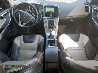 2017 Volvo XC60 Dynamic z VIN YV440MRR5H2107715, wystawiony jako Copart lot #60761085 z przebiegiem 162 810 mil mil oraz Czysty tytuł • Clean title. Historia ofert i sprzedaży dostępna na DreamBid. Obrazek 8.