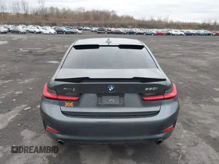 2021 BMW 3 Series 330i xDrive z VIN 3MW5R7J03M8B73085, wystawiony jako IAAI lot #42022710 z przebiegiem 49 489 mil mil oraz . Historia ofert i sprzedaży dostępna na DreamBid. Obrazek 16.