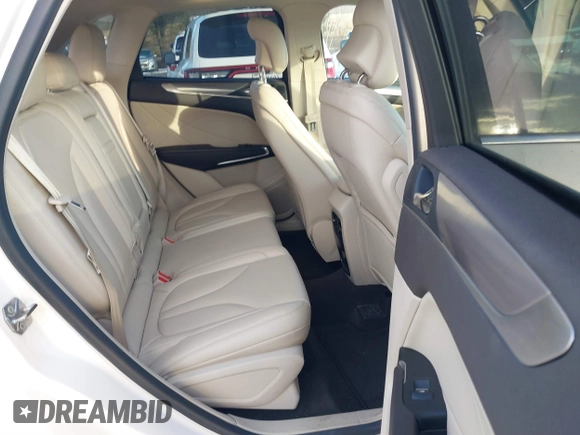 2019 Lincoln MKC Standard with VIN 5LMCJ1D91KUL26077, listed as a IAAI auction lot 41455499 with 55,782 mi miles. Bid and sale history available at carsss.com. Image 8.