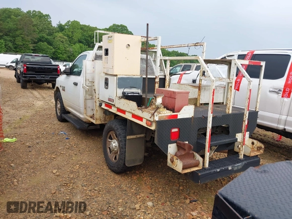 2015 Ram 2500 Tradesman z VIN 3C7WR4AJ8FG593032, wystawiony jako IAAI lot #42110504 z przebiegiem 290 428 mil mil oraz . Historia ofert i sprzedaży dostępna na DreamBid. Obrazek 3.
