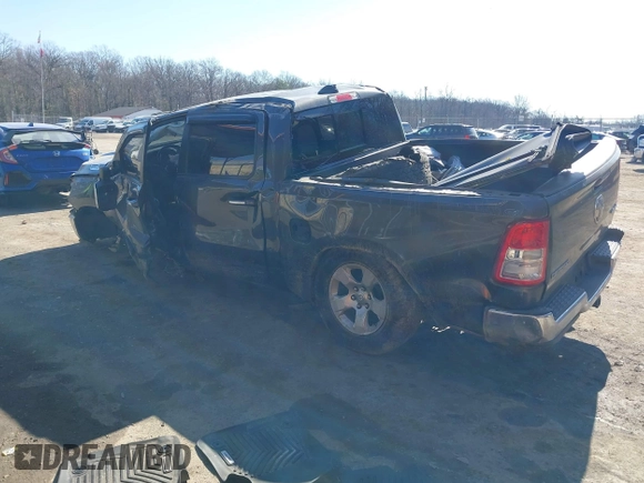 2019 Ram 1500 Big Horn z VIN 1C6RRFFG7KN755373, wystawiony jako IAAI lot #41764161 z przebiegiem 116 804 mil mil oraz . Historia ofert i sprzedaży dostępna na DreamBid. Obrazek 3.