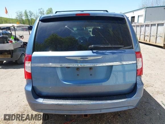 2012 Chrysler Town & Country Touring z VIN 2C4RC1BG1CR188505, wystawiony jako IAAI lot #42224196 z przebiegiem 200 852 mil mil oraz . Historia ofert i sprzedaży dostępna na DreamBid. Obrazek 16.