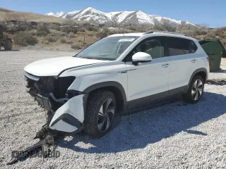 2024 Volkswagen Taos SE z VIN 3VVVX7B22RM047874, wystawiony jako Copart lot #50421665 z przebiegiem 4 744 mil mil oraz Szkoda całkowita • Salvage title. Historia ofert i sprzedaży dostępna na DreamBid. Obrazek 1.