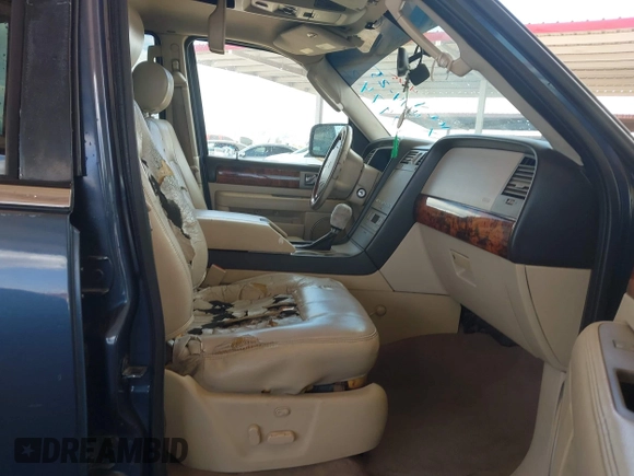 2003 Lincoln Navigator Luxury z VIN 5LMFU28R63LJ29742, wystawiony jako IAAI lot #42043327 z przebiegiem 183 542 mil mil oraz . Historia ofert i sprzedaży dostępna na DreamBid. Obrazek 5.