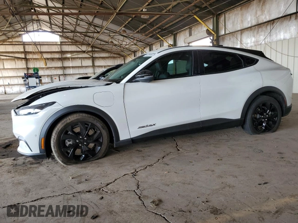 2024 Ford Mustang Mach-E Select z VIN 3FMTK1SU0RMA02124, wystawiony jako Copart lot #48506325 z przebiegiem 23 009 mil mil oraz Szkoda całkowita • Salvage title. Historia ofert i sprzedaży dostępna na DreamBid. Obrazek 1.