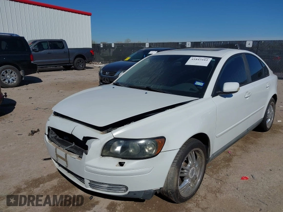 2006 Volvo S40 2.4L with VIN YV1MS390662215602, listed as a IAAI auction lot 41843161 with 184,397 mi miles. Bid and sale history available at carsss.com. Image 17.