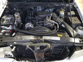 2001 GMC Jimmy SLS Comfort/Convenience with VIN 1GKCT18W31K189014, listed as a Copart auction lot 50919055 with 148,556 mi miles and Salvage Title. Bid and sale history available at carsss.com. Image 14.