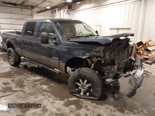 2004 Ford Super Duty F-250 XL with VIN 1FTNW21P34EB30360, listed as a IAAI auction lot 41597403 with 255,569 mi miles. Bid and sale history available at carsss.com. Image 1.