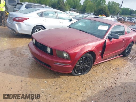 2006 Ford Mustang GT Deluxe with VIN 1ZVFT82H265195370, listed as a IAAI auction lot 42018364 with 129,165 mi miles. Bid and sale history available at carsss.com. Image 18.