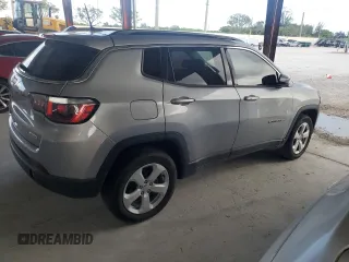 2019 Jeep Compass Altitude with VIN 3C4NJDBB3KT599863, listed as a Copart auction lot 57561965 with 72,482 mi miles and Salvage title. Bid and sale history available at DreamBid. Image 3.