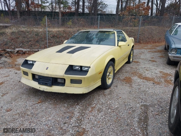 1986 Chevrolet Camaro Z28 Sport with VIN 1G1FP87H0GL154693, listed as a IAAI auction lot 41404607 with 26,343 mi miles. Bid and sale history available at carsss.com. Image 2.
