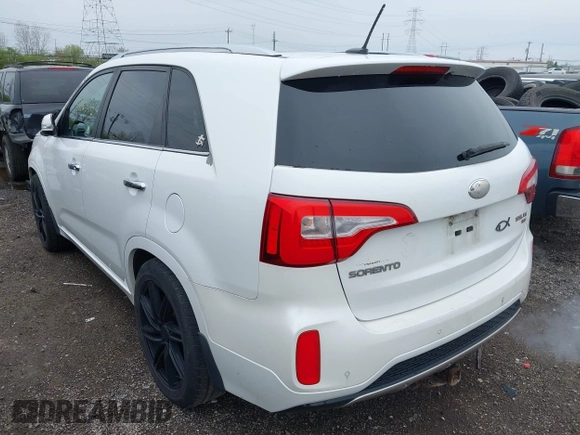 2014 Kia Sorento SX with VIN 5XYKW4A77EG449963, listed as a IAAI auction lot 41963370 with 182,072 mi miles. Bid and sale history available at carsss.com. Image 3.