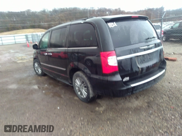 2015 Chrysler Town & Country Touring L with VIN 2C4RC1CG7FR539937, listed as a IAAI auction lot 41817807 with 158,400 mi miles and . Bid and sale history available at carsss.com. Image 3.
