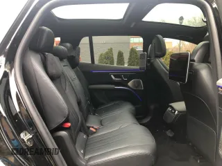 2023 Mercedes-Benz EQS 580 z VIN 4JGDM4EBXPA012616, wystawiony jako Copart lot #53085075 z przebiegiem 72 053 mil mil oraz Tytuł czysty. Historia ofert i sprzedaży dostępna na DreamBid. Obrazek 12.