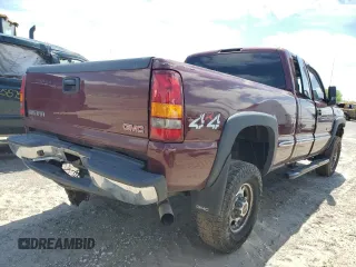 2002 GMC Sierra 2500HD SLE z VIN 1GTHK29U22E286311, wystawiony jako Copart lot #57425845 z przebiegiem Nie podano mil oraz Szkoda całkowita • Salvage title. Historia ofert i sprzedaży dostępna na DreamBid. Obrazek 6.