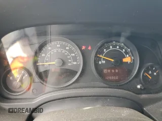 2016 Jeep Patriot Latitude с VIN 1C4NJPFA7GD543666, выставлен на аукционе Copart как лот 57157035 с пробегом 128 060 миль миль и Списание • Salvage title. История ставок и продаж доступна на DreamBid. Изображение 9.