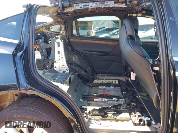 2019 Tesla Model X 75D with VIN 5YJXCDE2XKF161371, listed as a IAAI auction lot 41174741 with 34,979 mi miles. Bid and sale history available at carsss.com. Image 8.